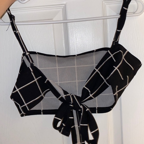 two piece set - Picture 4 of 4